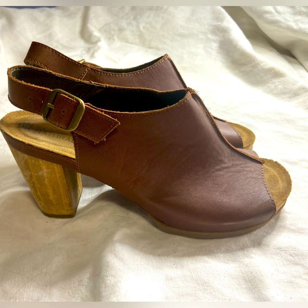 El Naturalista leather stacked wooden heel open toe shoes in cognac size 40